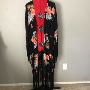 Torrid black floral print kimono - size 4/5